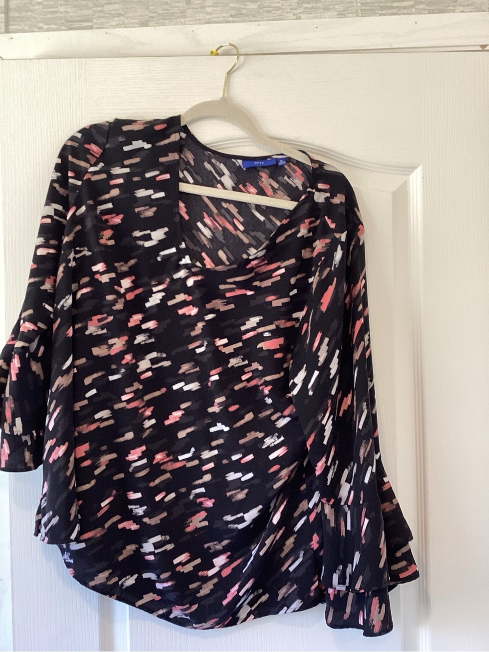 Apt. 9 Black Blouse with Pink, White and Tan Brushstroke Print XL Euc